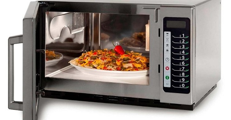 মাইক্রোওয়েভ ওভেনে যেসব খাবার রান্না করা ঠিক নয়