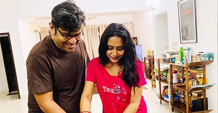 মমর তৃতীয় সংসারটিও ভেঙে গেলো