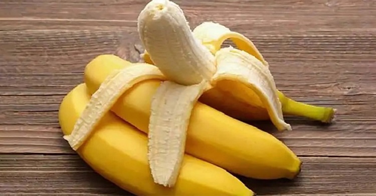 শীতে কলা খেলে কি সর্দি-কাশি বাড়ে?