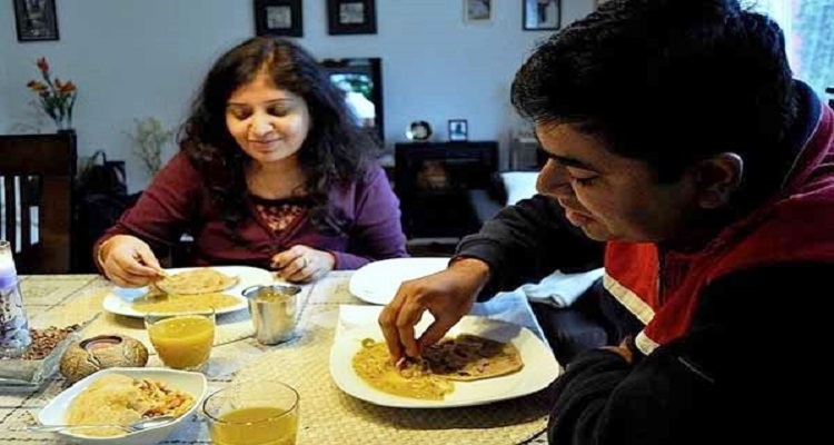 রাতে ঘুমানোর আগে যে খাবারগুলো খাবেন না