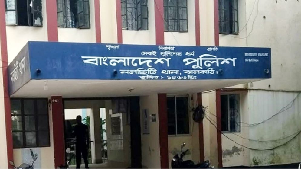 গভীর রাতে ছেলে গ্রেফতার, আতঙ্কে হার্ট অ্যাটাকে বাবার মৃত্যু