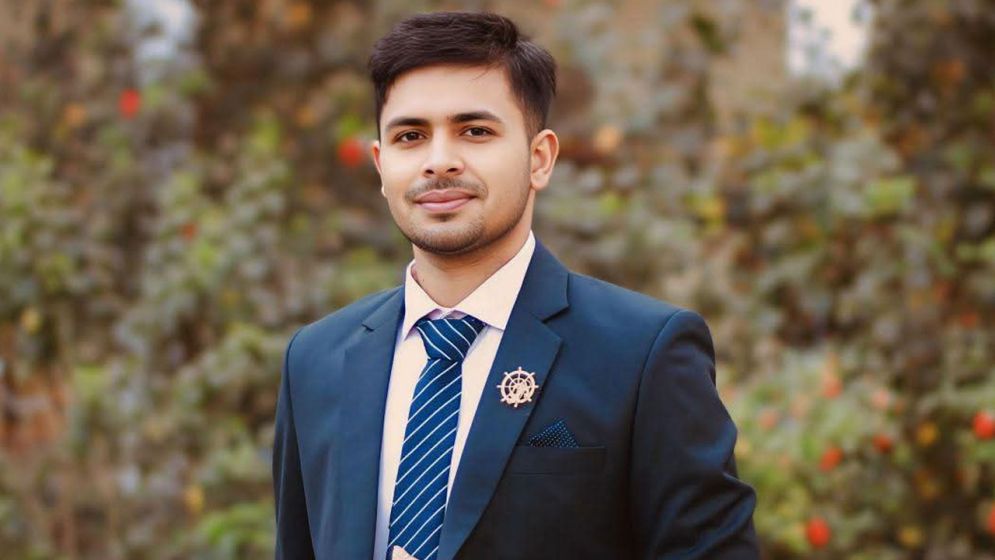 শার্ট-ক্যাপ পরিয়ে বান্ধবীকে হলে নিয়ে রাবি ছাত্রের রাত্রিযাপন