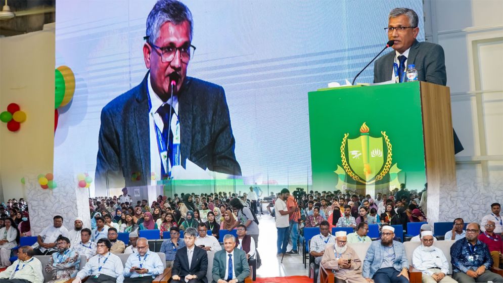 নবীন শিক্ষার্থীদের বরণ করল গ্রিন ইউনিভার্সিটি