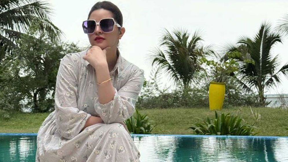 সাংবাদিক ও গৃহকর্মীর বিরুদ্ধে পরীমনির করা মামলা বাতিল