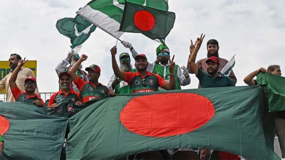 বাংলাদেশকে সুযোগ করে দিয়ে ১০ লাখ করে পেল পাকিস্তানি খেলোয়াড়রা