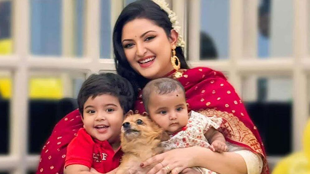 আইসিইউতে পরীমনির মেয়ে, সেই অনুষ্ঠানের পর সপরিবারে জ্বরাক্রান্ত