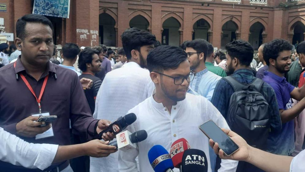 আনন্দঘন পরিবেশে ভোট, শিক্ষার্থীদের রায়ই চূড়ান্ত : আবু বাকের