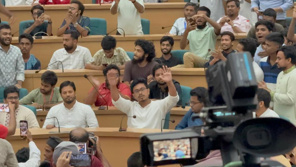 শিক্ষার্থীদের স্বপ্নই আমাদের স্বপ্ন, তাদের কণ্ঠই আমাদের কণ্ঠ