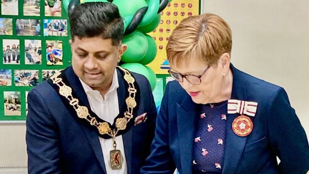 ভিসা জালিয়াতির অভিযোগ বাংলাদেশি বংশোদ্ভূত সাবেক ব্রিটিশ মেয়রের বিরুদ্ধে