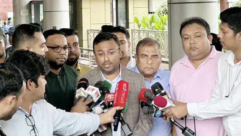 দেশে ফিরে যা বললেন তারেক রহমানের পররাষ্ট্রবিষয়ক উপদেষ্টা