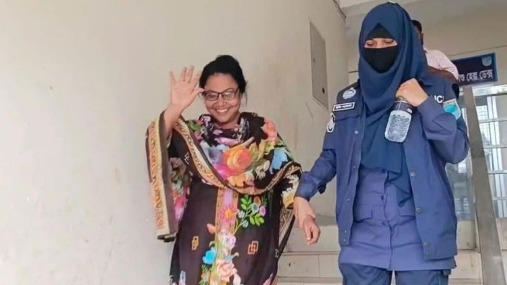 যুব মহিলা লীগ নেত্রী গ্রেপ্তার, থানার ভেতর জয় বাংলা স্লোগান