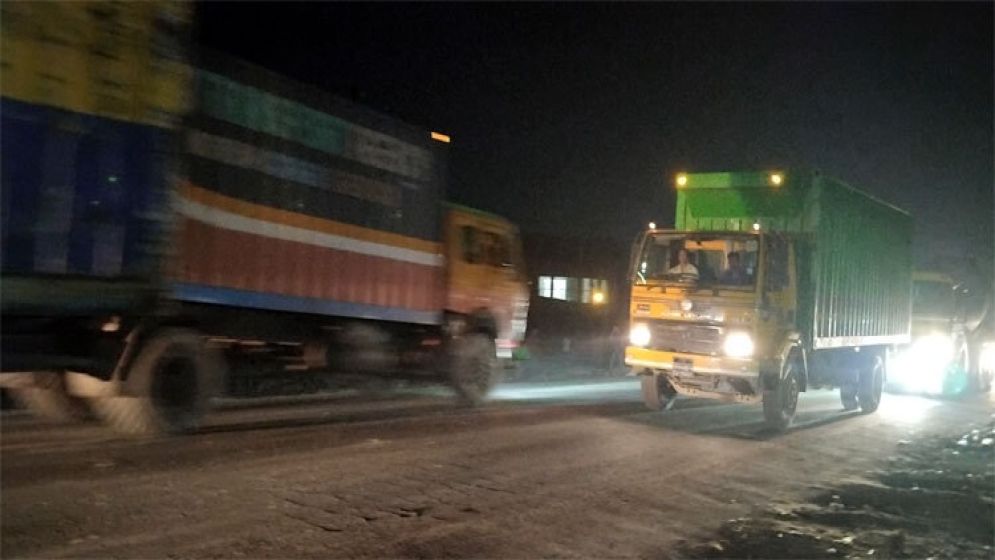 সাড়ে ৮ ঘণ্টার পর ঢাকা-সিলেট মহাসড়কে যান চলাচল স্বাভাবিক