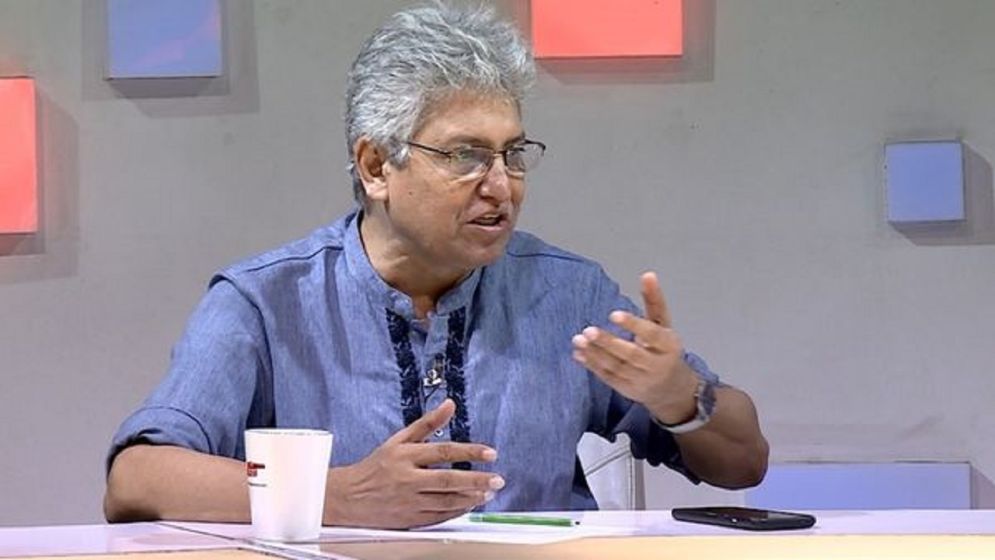 দেশের বারোটা বাজিয়ে এখন ‘সেফ এক্সিট’