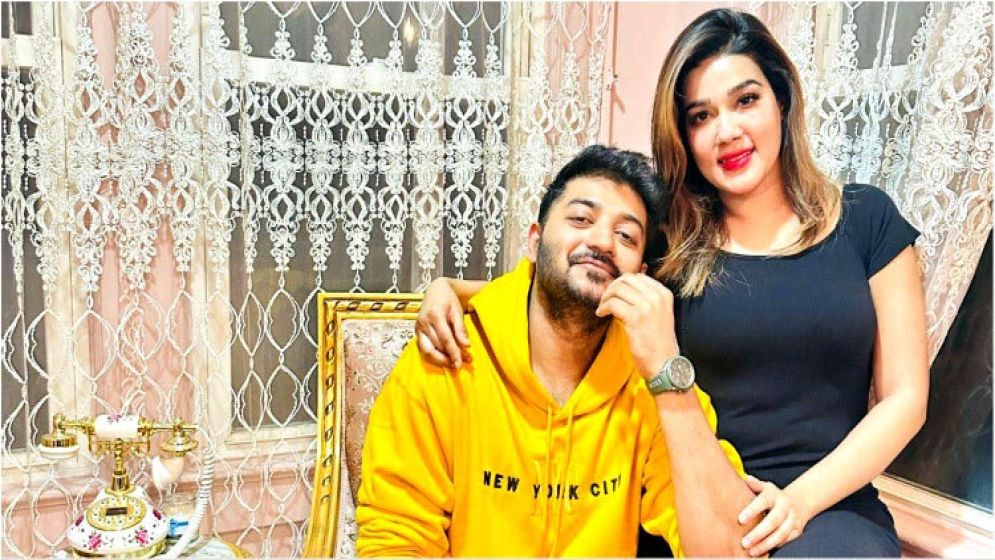 যুক্তরাষ্ট্রে গিয়ে দশ বছর পর এক হলেন বাপ্পী-মাহি