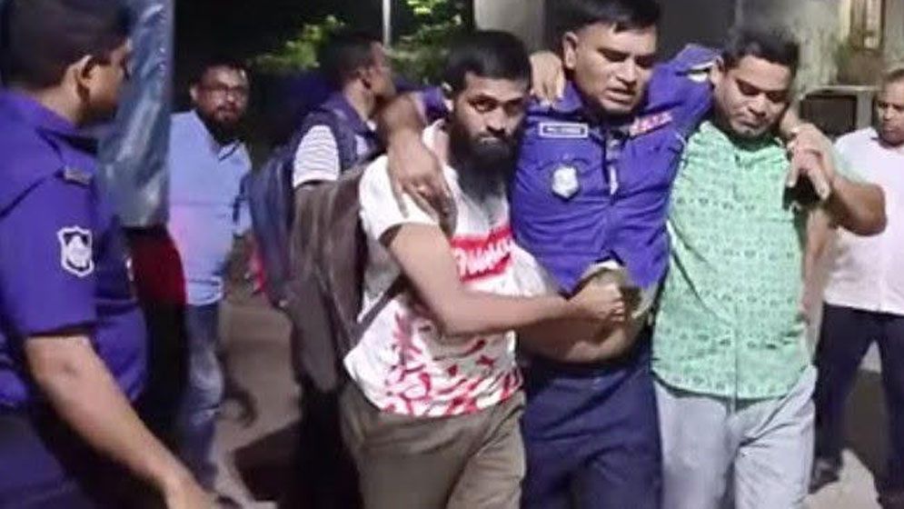 বিএনপির দুগ্রুপে তুমুল সংঘর্ষ, ফাঁকা গুলি ৫ পুলিশ আহত