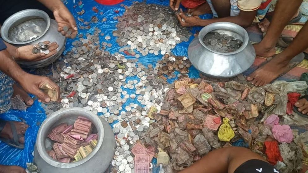 ভিক্ষুকের দুই বস্তায় মিলল সোয়া লাখ টাকা, ব্যয় হবে চিকিৎসায়