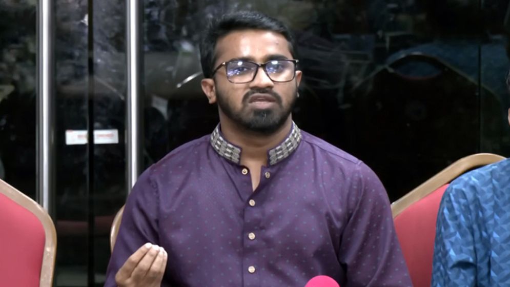 ‘শেখ হাসিনার সঙ্গে হাত মিলিয়ে ষড়যন্ত্রে লিপ্ত ৫ উপদেষ্টা’