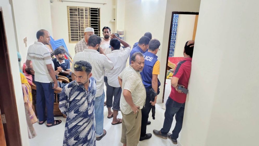 মা-মেয়েকে গলা কেটে হত্যা, ৩০ ভরি স্বর্ণালংকার লুট