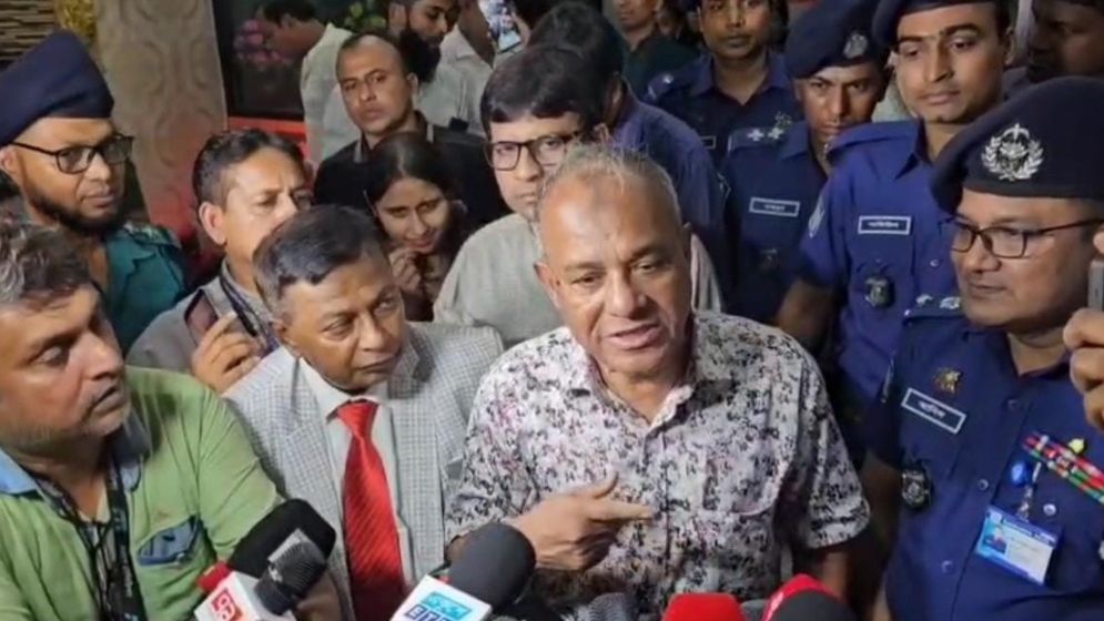 সেফ এক্সিট নিয়ে যা বললেন স্বরাষ্ট্র উপদেষ্টা