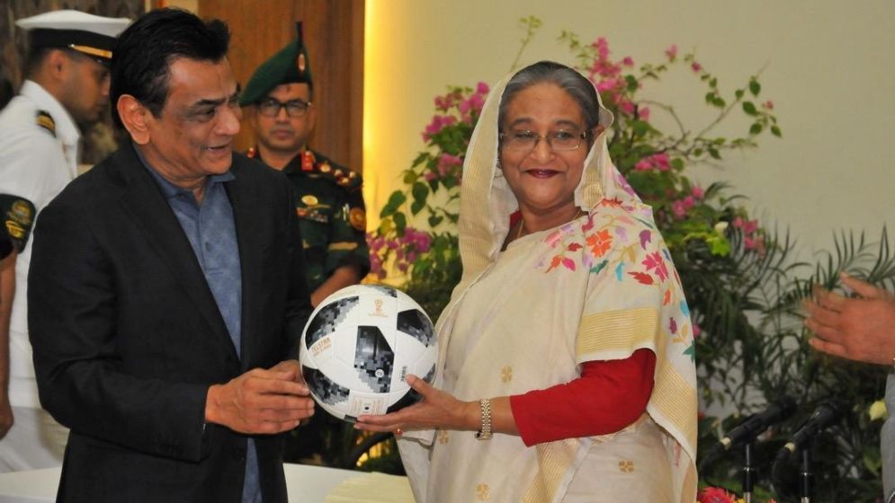 দেশ ছেড়ে কোথায় যেতে চান সালাউদ্দিন