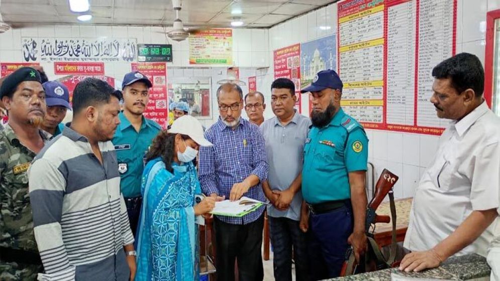 খাবারে রং ও রাসায়নিক ব্যবহার, ২ রেস্তোরাঁকে ৩০ হাজার টাকা জরিমানা