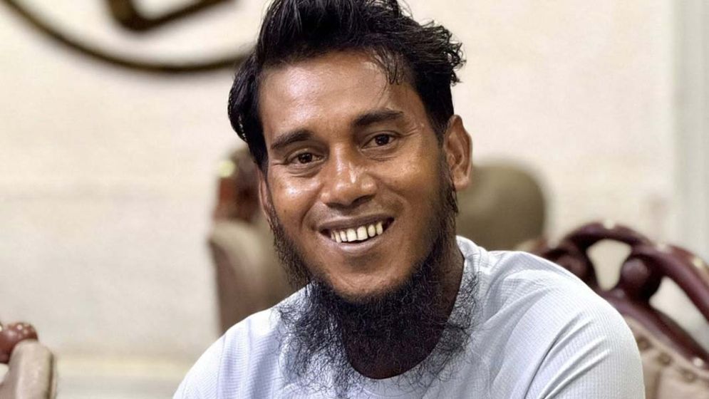 রিপন মিয়ার পক্ষ নিয়ে তার বাবা-মাকে ধুয়ে দিলেন চমক