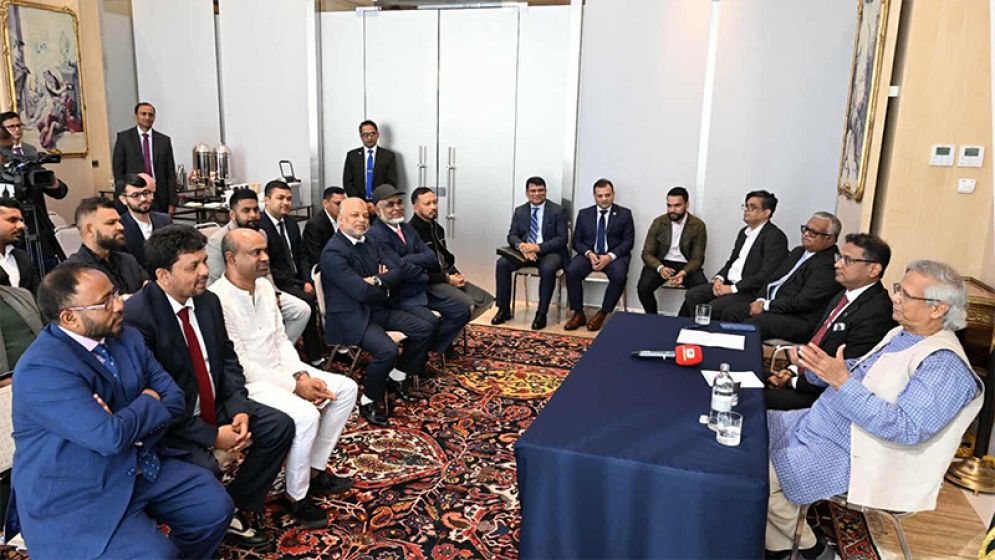 অবৈধ বাংলাদেশিদের ফেরত পাঠানোর চিন্তা করছে ইতালি সরকার