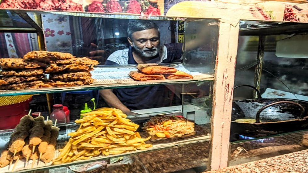 রাস্তার পাশের পুরি-পেঁয়াজু-ফাস্টফুডের দোকানকেও নিতে হবে নিবন্ধন