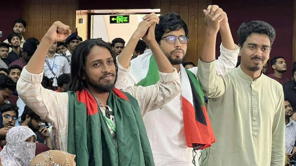 রাকসুতে ভিপি-এজিএসসহ ২৩ পদের ২০টিতেই জয়ী শিবিরের প্যানেল