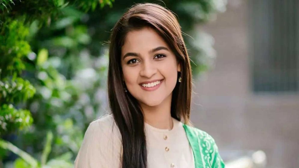 ভালোবাসার নতুন গল্পে সাদিয়া আয়মান
