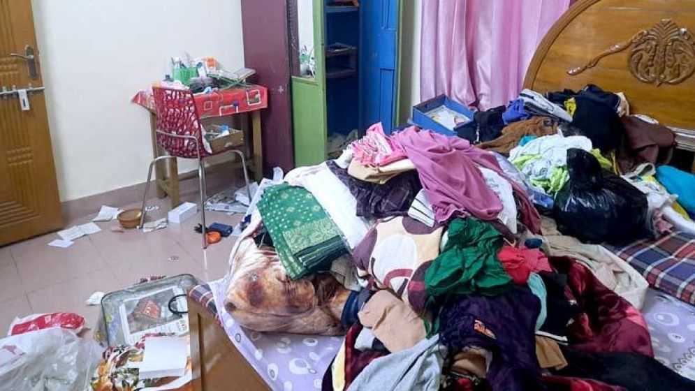 ফেনীতে বাড়ি ঢুকে ৭০ ভরি সোনাসহ দুই কোটি টাকার মালামাল লুট