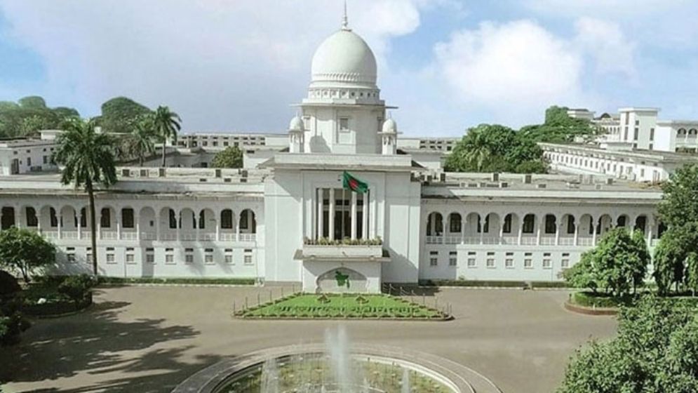 রোববার খুলছে হাইকোর্ট, নিষ্পত্তির অপেক্ষায় তত্ত্বাবধায়ক ফেরানোর মামলা