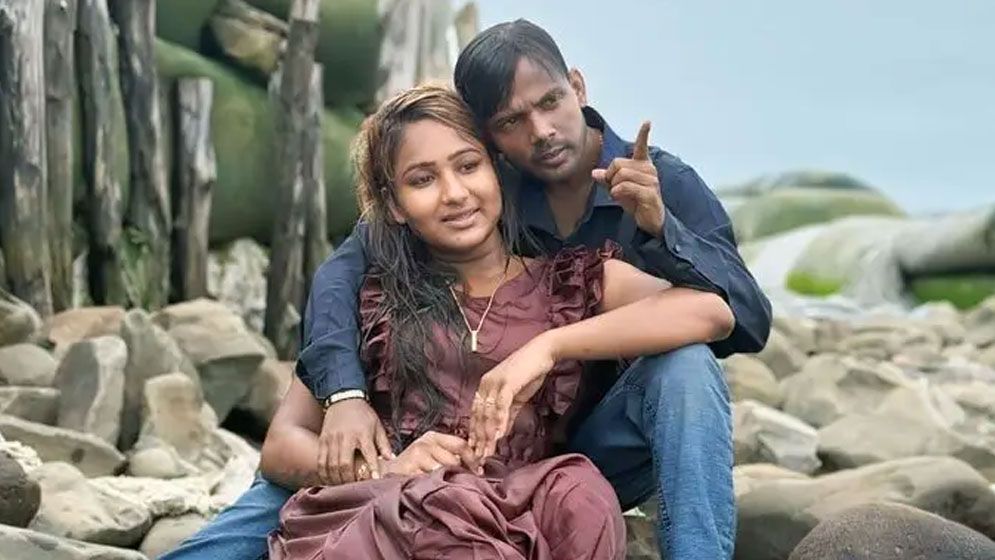 হিরো আলমের দুধ দিয়ে গোসল করা প্রসঙ্গে যা বললেন রিয়া মনি