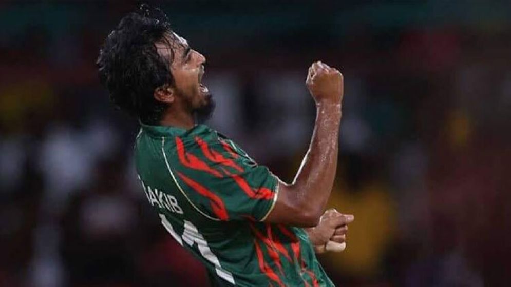 সম্ভাবনার জোয়ারে এক অদম্য পেসার সাকিব