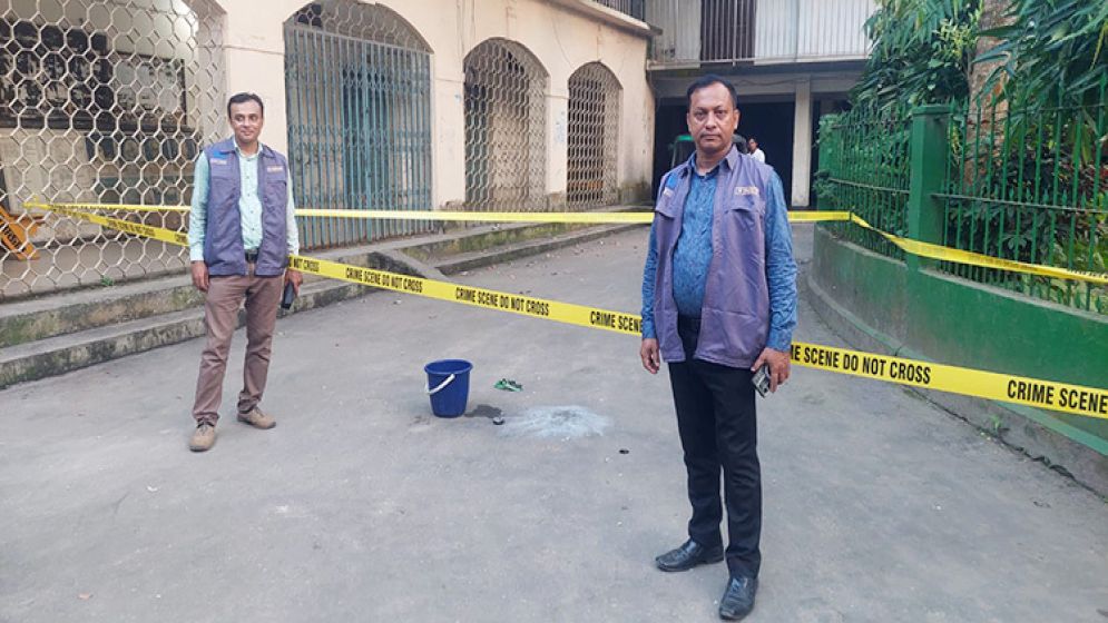 বগুড়ায় সারজিস আলমের অনুষ্ঠান ঘিরে ককটেল নিক্ষেপ