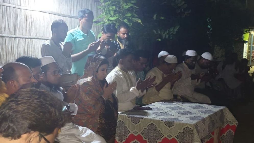 সালথায় সড়ক দুর্ঘটনায় নিহত শিক্ষকের বাড়িতে শামা ওবায়েদ