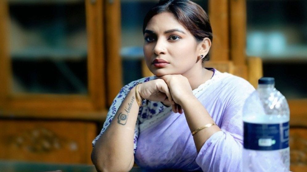 আমার দুই কন্যাকে আটকে রেখে বিপজ্জনক ড্রাগস খাওয়ানো হচ্ছে : নীলা