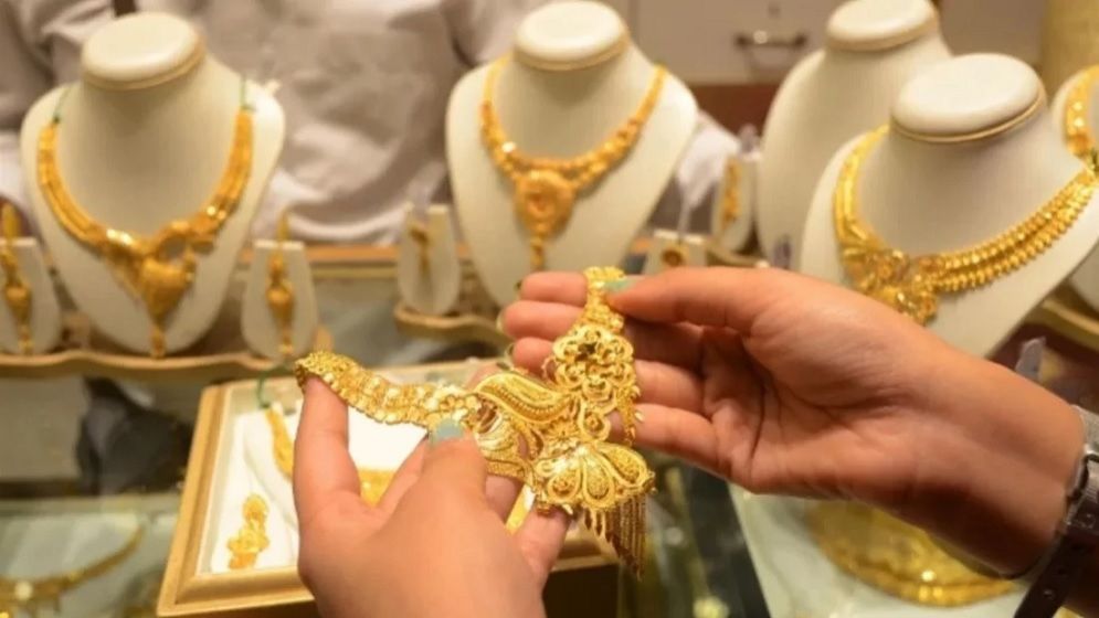 খাঁটি সোনা চিনবেন যে কৌশলে