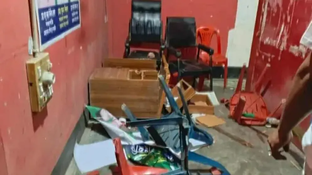 বিএনপি নেত্রীকে অশালীন সম্বোধন জাপা নেতার, ঝাড়ু মিছিল-অফিস ভাঙচুর