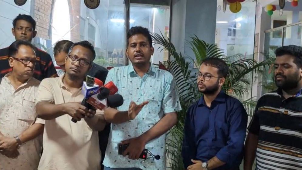 ডিইউজে নির্বাচন স্থগিত, কঠোর আন্দোলনের হুঁশিয়ারি প্রার্থীদের