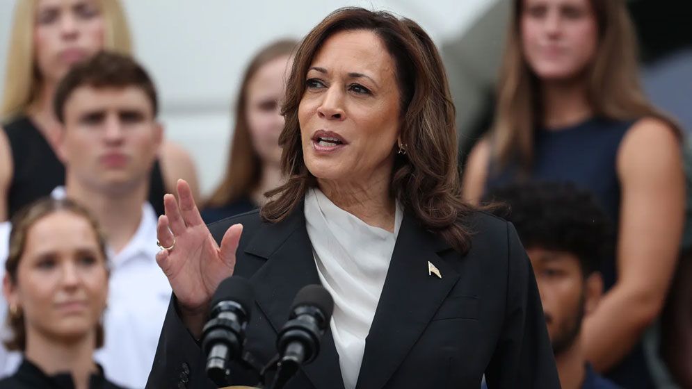 আবারও প্রেসিডেন্ট নির্বাচনে প্রতিদ্বন্দ্বিতার ইঙ্গিত কমলা হ্যারিসের