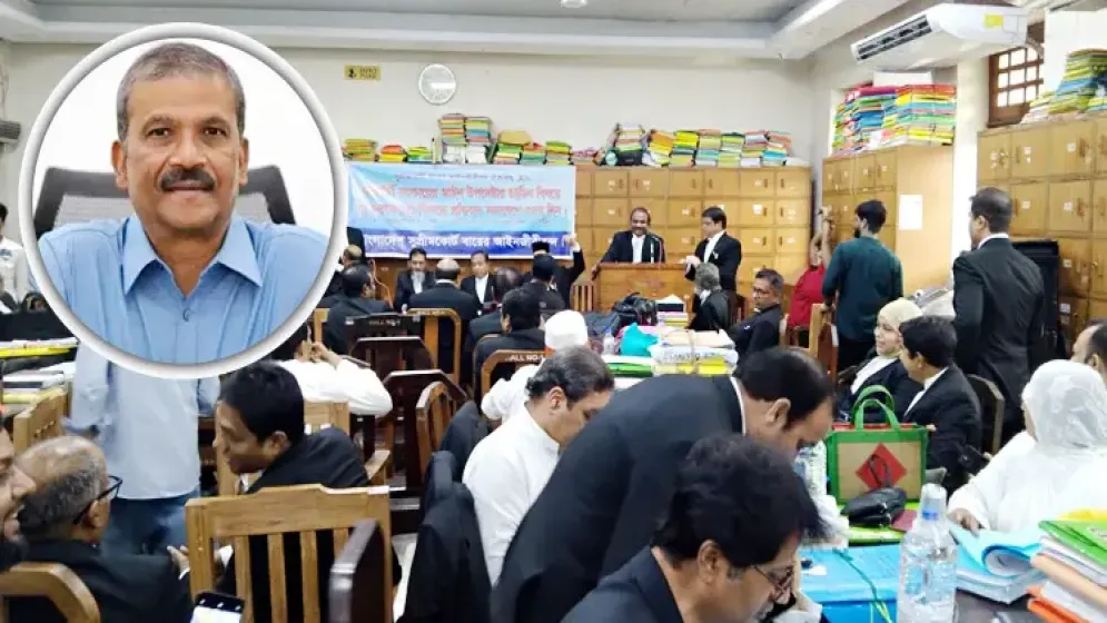 তোপে আইন উপদেষ্টা, বক্তব্য প্রত্যাহার করে ক্ষমা চাইতে আলটিমেটাম