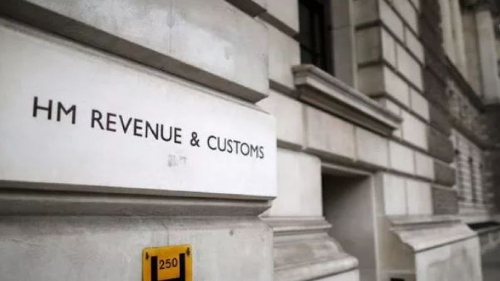 যুক্তরাজ্যে ভুল ট্রাভেল ডেটা: ২৩,৫০০ পরিবারের চাইল্ড বেনিফিট বন্ধ