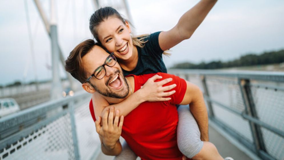 যে কারণে মানুষ সম্পর্কে জড়ায়