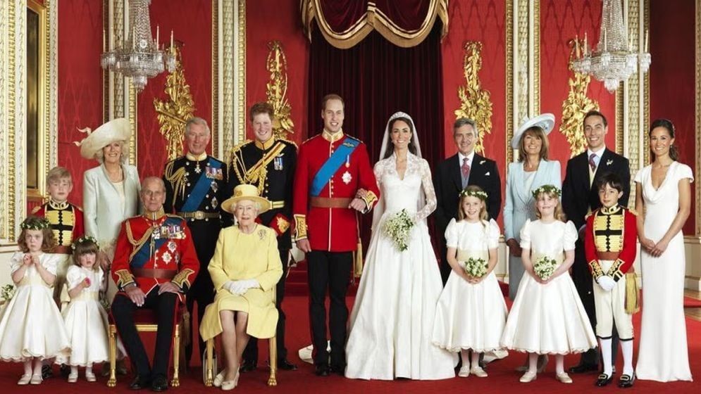 নিজেদের যত কেলেঙ্কারিতে বিব্রত ব্রিটিশ রাজপরিবার