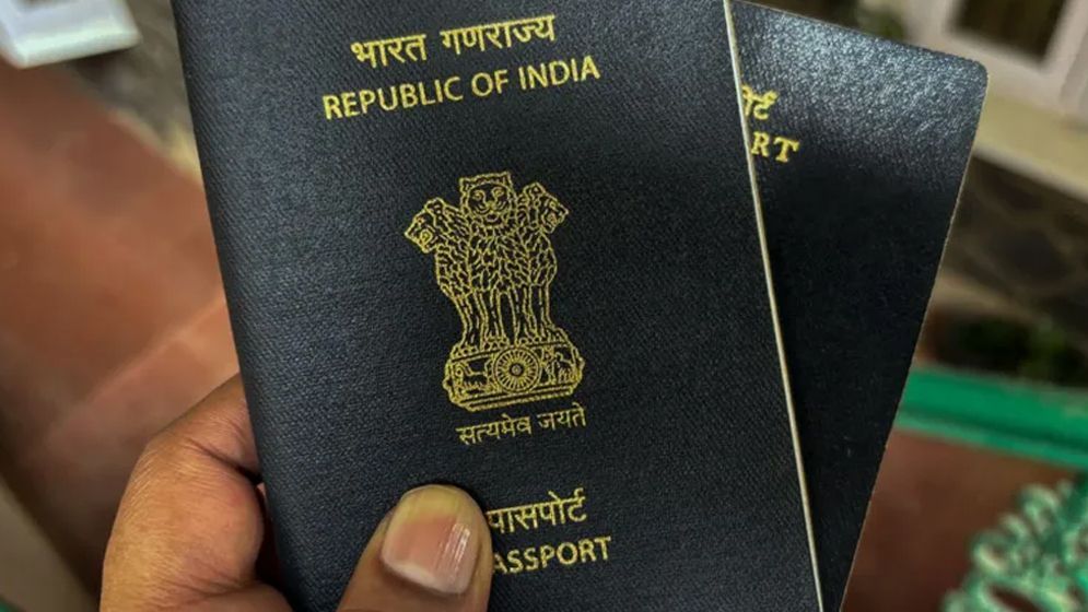 কেন র্যাংকিংয়ে পিছিয়ে পড়ছে ভারতের পাসপোর্ট?