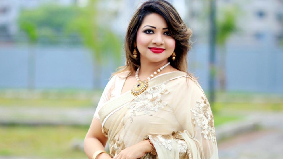 কার বিরুদ্ধে ক্ষোভ ঝাড়লেন আঁখি আলমগীর?