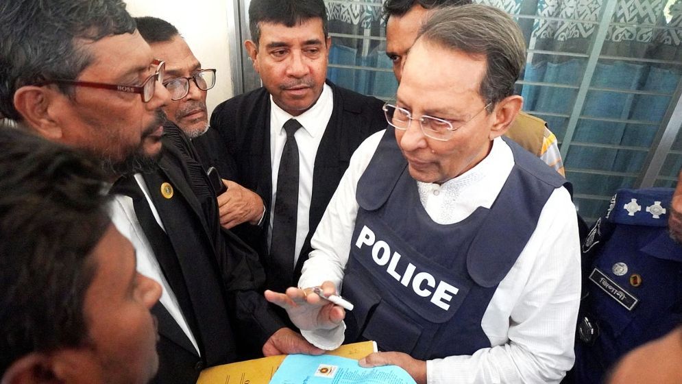 ট্রাইব্যুনালের কাঠগড়ায় দাঁড়িয়ে বিচারপতিকে যা বললেন ইনু