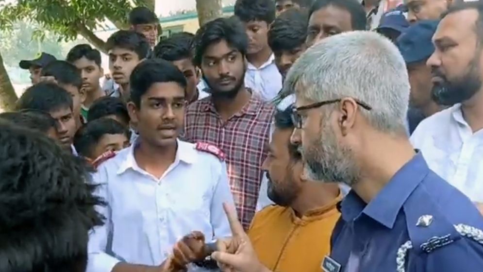 জামায়াতের মার্কা মুখস্থ করানোর ঘটনায় প্রধান শিক্ষকের অপসারণ দাবি