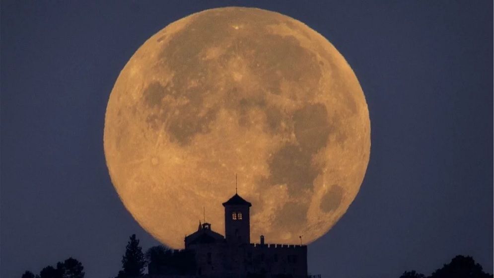 বুধবার দেখা যাবে বছরের বৃহত্তম সুপারমুন